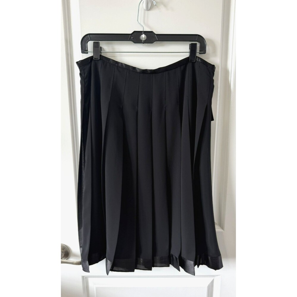 NWT Norton McNaughton Womens A-Line Pleated Skirt Black satin trim 14 lined